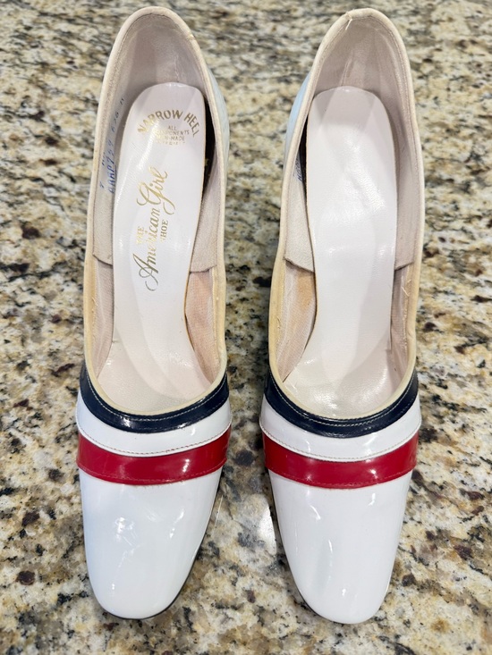 The American Girl Shoe Shoes - Vintage patent leather pumps red white blue rockabilly pinup narrow heel SZ 7